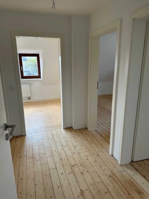 Renovierte 3-Zimmer-DG-Wohnung in Ohr
