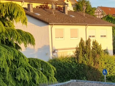 Naturnah wohnen – gepflegtes Reiheneckhaus mit Terrasse und Kamin