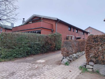 Alt Rensefeld 34, direkt a.d. Kirche, 4 Zi.-Whg. ca. 123qm mit gr. Balkon, FREI zum 01.02.2026