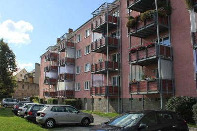 Geräumige 4-Raum-Wohnung mit großem Balkon