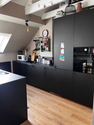 Attraktive 2-Zimmer-Wohnung mit EBK und Balkon, möbliert