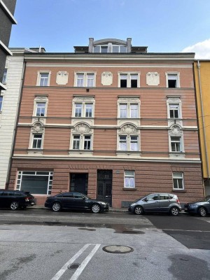 (Provisionsfrei!) Wunderschöne 3-Zimmer Altbauwohnung mit Südbalkon und Flair