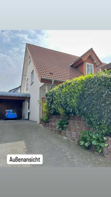 Doppelhaushälfte mit großem Carport - PROVISIONSFREI - Zentrale Lage