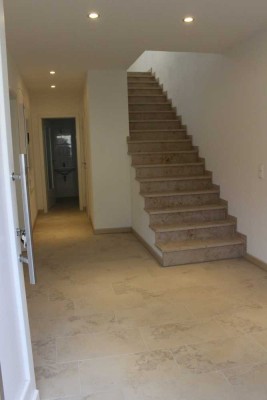 Attraktive 4-Zimmer-Doppelhaushälfte in Lauingen / do.Provisionsfrei. 1500€ Kaltmiete Einahmen