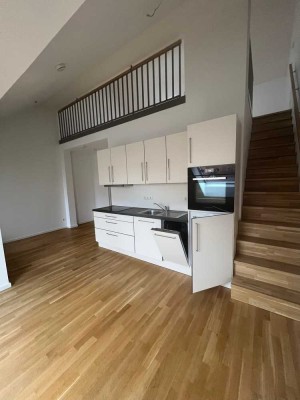 Besichtigung am Samstag 06.12. / 13:15 Uhr !! Kleine Wohnung im Dachgeschoss !!