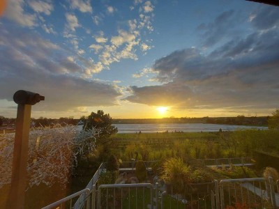 Wunderschöne Maisonette - Wohnung mit Weitblick nur 15 Min. zum Flughafen