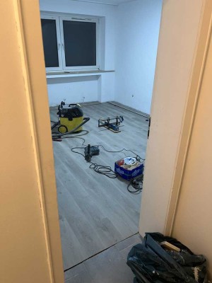 Komplett Modernisierte/renovierte 3-Zimmer-Wohnung mit Balkon und Einbauküche in Köln