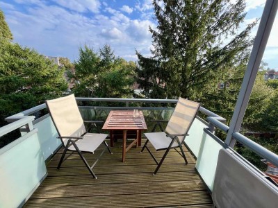 Helle, ruhig gelegene möblierte Wohnung mit großem Sonnen-Balkon