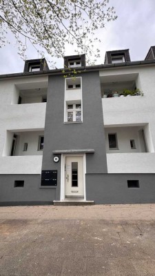*** Wir modernisieren für Sie! Charmante 2-Zi.-Whg. + Wohnküche + Mansarde am Schlosspark! ***
