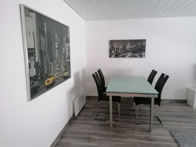 Neu renovierte und voll möbilierte EG-Wohnung mit Courtyard