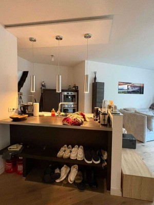 2 Zimmer Wohnung mit Terrasse und moderner Einbauküche