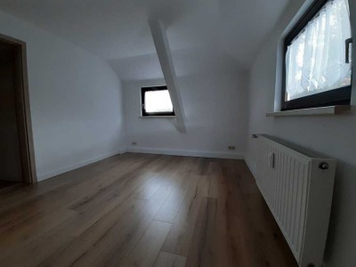 Schöne 2-Raum-Wohnung mit EBK in Lunzenau zu vermieten!