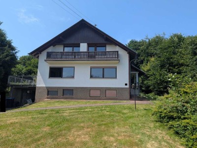 Platzvielfalt in ruhiger Idylle: EFH mit Terrasse und großem Gartengrundstück