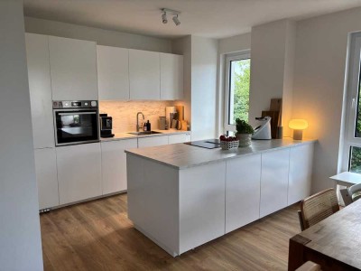 Geschmackvolle, neuwertige 4-Zimmer-Maisonette-Wohnung mit geh. Innenausstattung mit Balkon und EBK