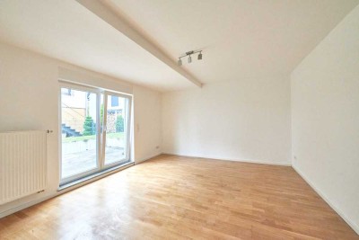 Schöne 2,5  Zimmer Wohnung mit Terrasse und Gartenzugang