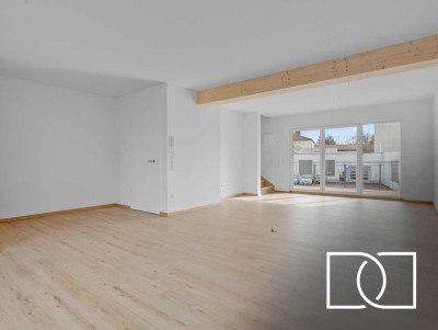 Neubau-Erstbezug! Hochwertiges Reihenhaus am Fluss in Top-Lage mit Stadtgarten & KfW-Förderung