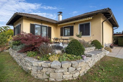 &gt;&gt; Gepflegter Bungalow auf sonnigem Eckgrundstück mit Garage &amp; Pool &lt;&lt;