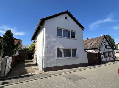 Einfamilienhaus, zentral, in ruhiger Wohnlage, feldrandnah.