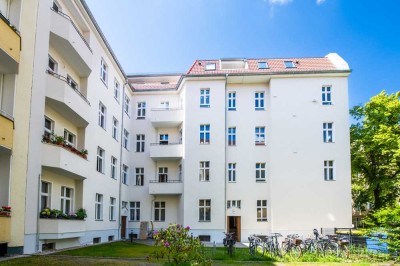 3-Zimmer-Gründerzeit-Wohnung mit Aufzug – Balkon – hochwertiges Bad
