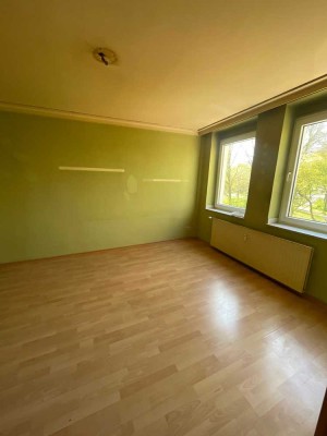 1,5 Zimmer - Zentral - renovierungsbedürftig