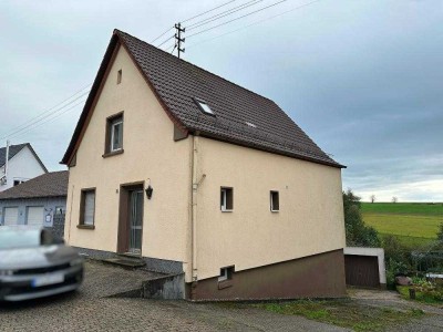 +++Freistehendes Einfamilienhaus mit Panoramablick Garten, Garagen am Ortsrand in ruhiger Höhenla...