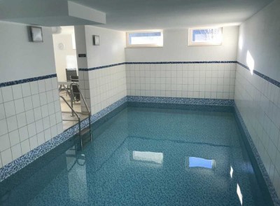 Ferienwohnung in Zinnowitz – 3 Zimmer, Balkon, Schwimmbad und Sauna