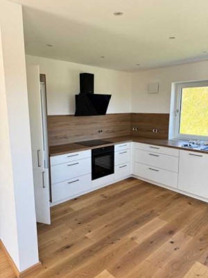 Erstbezug nach Kernsanierung: Moderne 3 Zimmer Wohnung mit Panoramablick in Perlesreut