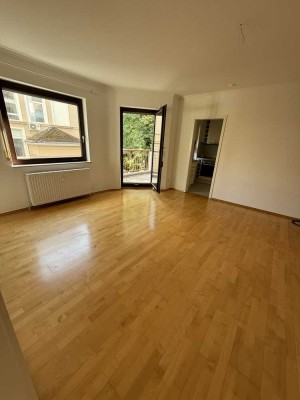 Top Lage Palmengarten/Westend, Lift, TG, Balkon 2 Zimmer Wohnung