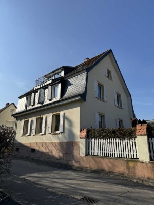 Stilvolles Mehrfamilienhaus mit vier Wohneinheiten in zentraler Lage von Stettfeld