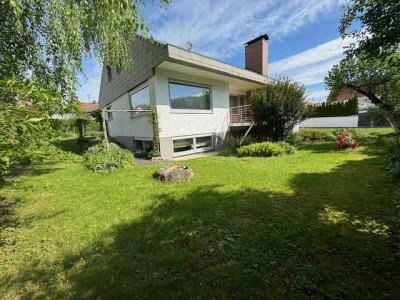 Besonderes Architektenhaus, 2 Wohnungen mit Garten, Doppelgarage in ruhiger Lage