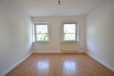 Mit Balkon! Gepflegte 3-Zimmer-Wohnung mit EBK in KR-City