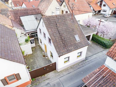 Kaiserstuhl-Idylle: Charmantes Haus mit Scheune, Doppelgarage und Ausbaupotenzial