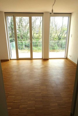 Moderne 2-R-Whg. in 2.Reihe, Balkon, TG. Ruhige Wohnlage DD Neustadt