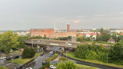 Stilvolle, vollständig renovierte 3-Zimmer-Wohnung mit Balkon und Einbauküche in Braunschweig