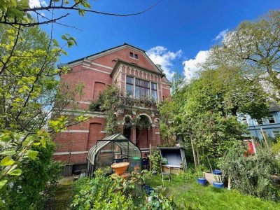 Traumhaft modernisierte Maisonette WHG , Garten, Balkon,Küche, Kamin und Sauna