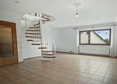 Helle 2-Zimmer Maisonette-Wohnung mit Balkon in Gaienhofen. Erstmal befristet für 1Jahr