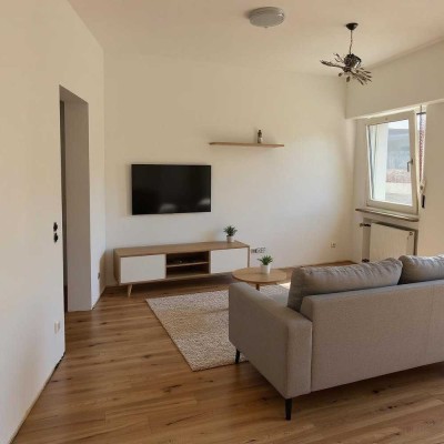 Vollständig renovierte 2-Raum-Wohnung mit Balkon in Rölsdorf