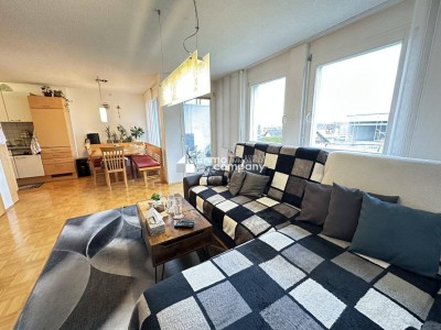 4-Zimmer-Maisonette-Wohnung auf zwei Etagen (1. OG + DG) in Frastanz, modernes, tolles Badezimmer, 2 sehr gut beleuchtete Tiefgaragenplätze, einmaliger Ausblick vom Balkon auf die umliegende Bergwelt.