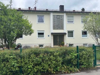 2 Zimmer + Wohnküche, BLK S-Ost, Gartenmitben., DG, ruh. Nebenstr., kleine Anl. 01.09.