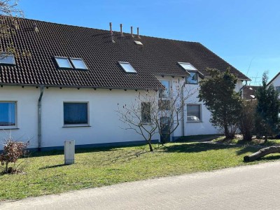 Helle Dachgeschosswohnung mit Balkon in Bliesdorf