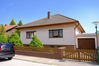 Gepflegtes Einfamilienhaus mit großem Keller - 1.117m² Grund