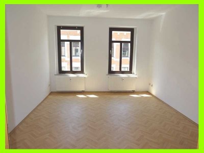 Günstige 62 m² / WG geeignet: 2 große Zimmer, große Küche und großes Fensterbad