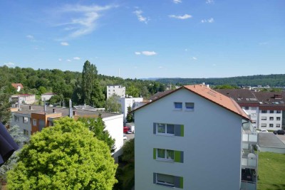 Schöne 3-Zimmer-Wohnung mit Balkon und Einbauküche in Oberesslingen