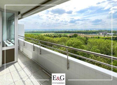 - Herrlicher Ausblick in ruhiger und grüner Lage - 2,5- bis 3,5-Zimmer-Wohnung mit 2 Balkonen