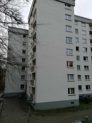 Neu renovierte 3 Zimmer Wohnung in Birth im 2.OG