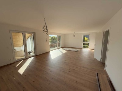 Erstbezug nach Sanierung: Helle 2-Zimmer-Wohnung im OG mit Balkon in Gernlinden