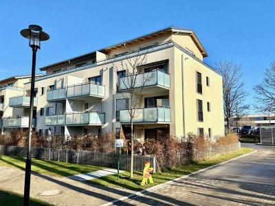 Neuwertige, moderne 3 ZKB Wohnung mit SW-Balkon in zentraler Lage von Höhenkirchen