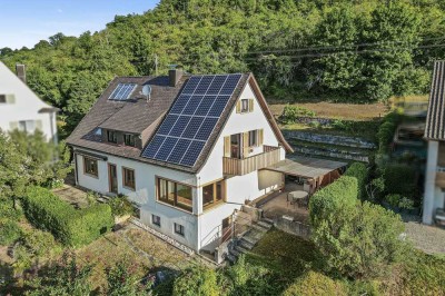 Zweifamilienhaus mit Doppelgarage auf 1423 m² großem Grundstück in begehrter Wohnlage von Rottenburg