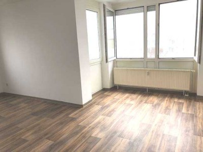 Schön geschnittene 2 ZKB in Top-Lage