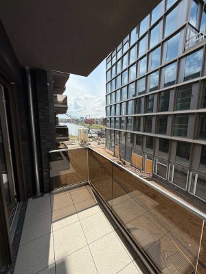 Neubau mit Balkonblick im Zollhafen - Erstbezug mit hochwertiger Küche